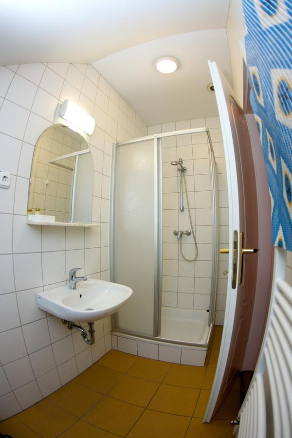 Gilde Panzio Bed & Breakfast Pilisvörösvár Bagian luar foto